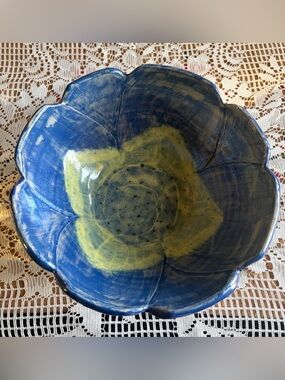 🌼Artisan Studio Pottery Floral Bloom Bowl - Signed Handcrafted Blue & Yellow 8"